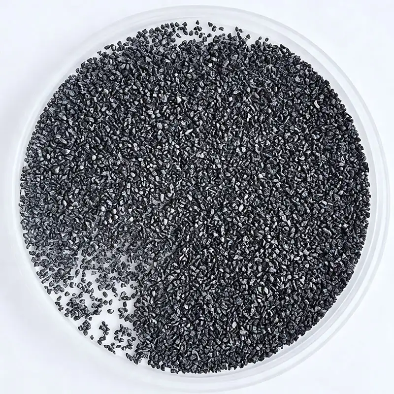 Grano de acero angular